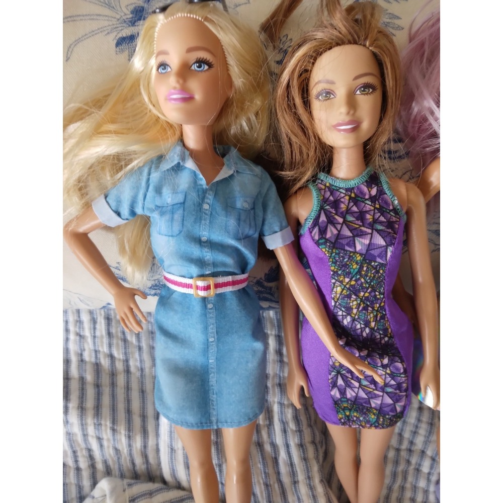 Set of 2 Barbie Dolls tenage blue outfit/ fashionista set of 2